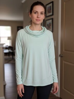 Lululemon Women's Mint Green Long Sleeve Cowl Neck Pullover